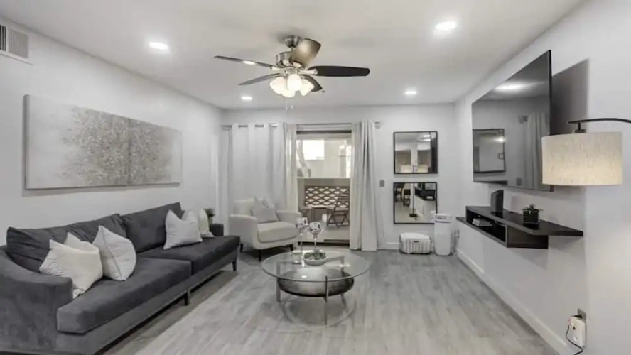 2 Bedrooms Studio