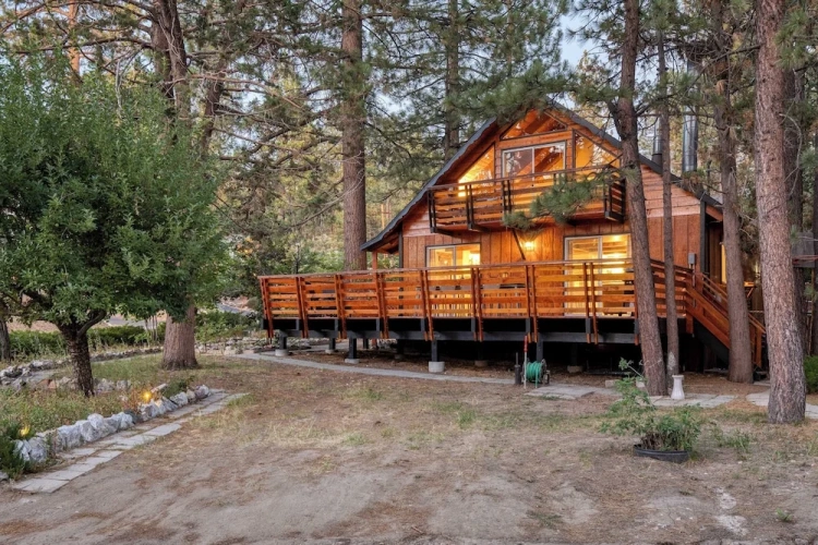 4 Bedrooms Cottage