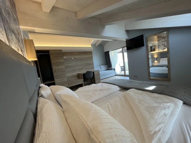 Standard Quadruple room with mountain view