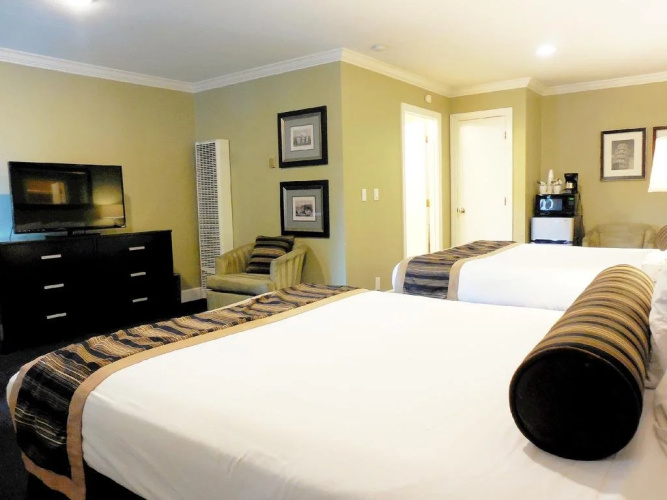 Sea Breeze Inn And Cottages