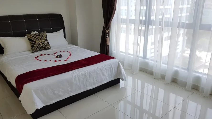Euzmo Residences at Studio 14