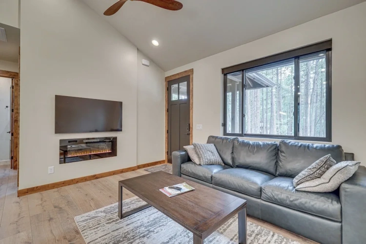 2 Bedrooms Cottage