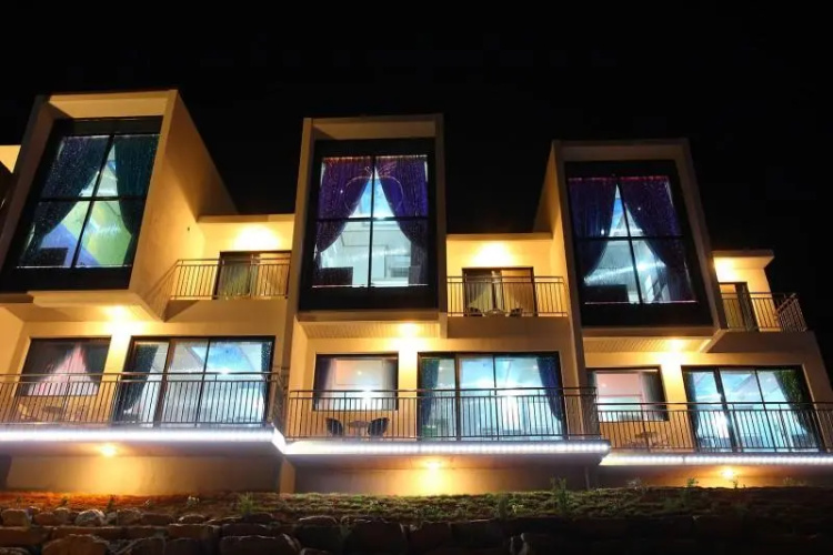 Taean (Anmyeondo) Apple Resort Pension