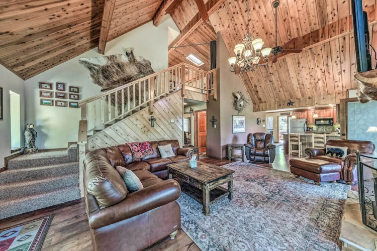 Tranquil Ruidoso Cabin w/ Private Hot Tub!
