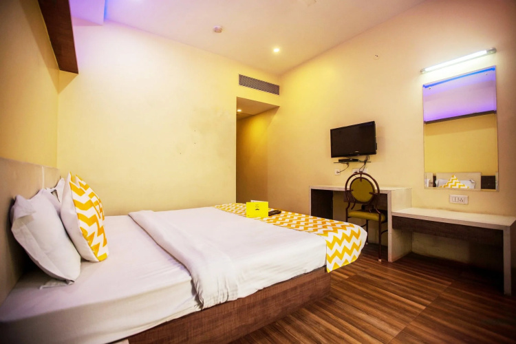 FabHotel Bee Town A.B Road