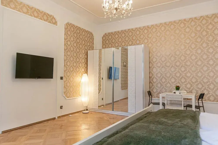 Spacious 4BR Apt Long Stay Friendly