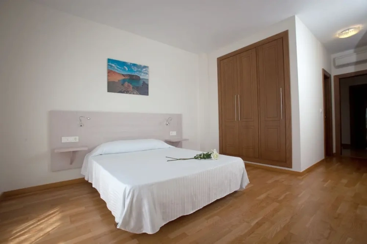 1 Bedroom Apartment with balcony
