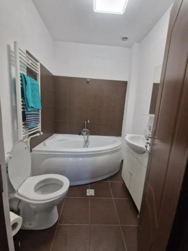 Jolie Suites