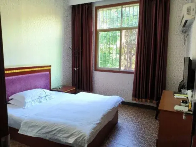 Jinghu Hotel