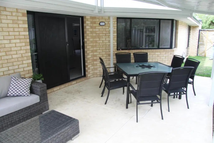 Warnbro Beach Family Accommodation