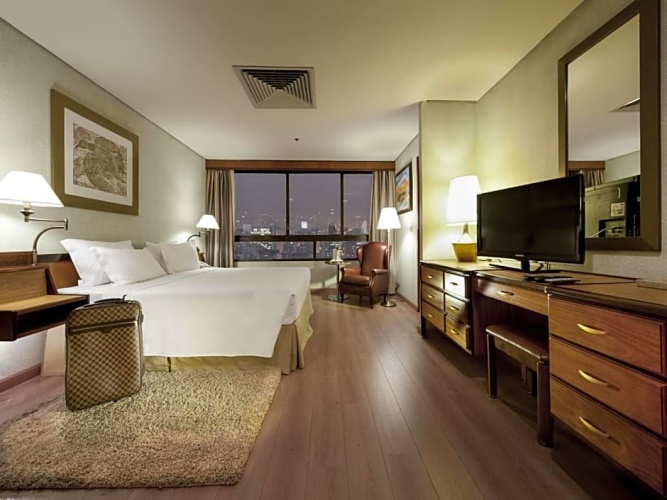 Grand Quadruple Family Suite