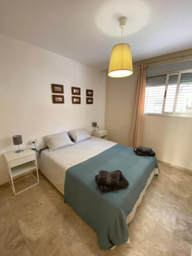 Central 2 bedrooms apartment with patio