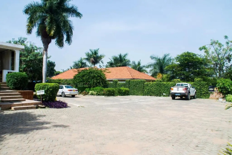 Heritage Park Hotel