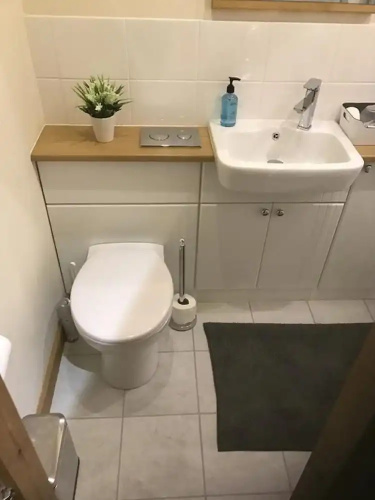 Deri-Down Guest House