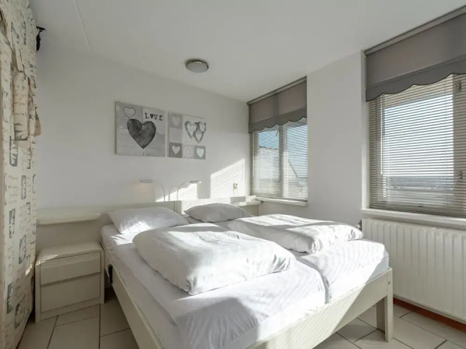 Holiday Apartment Opposite the Beach