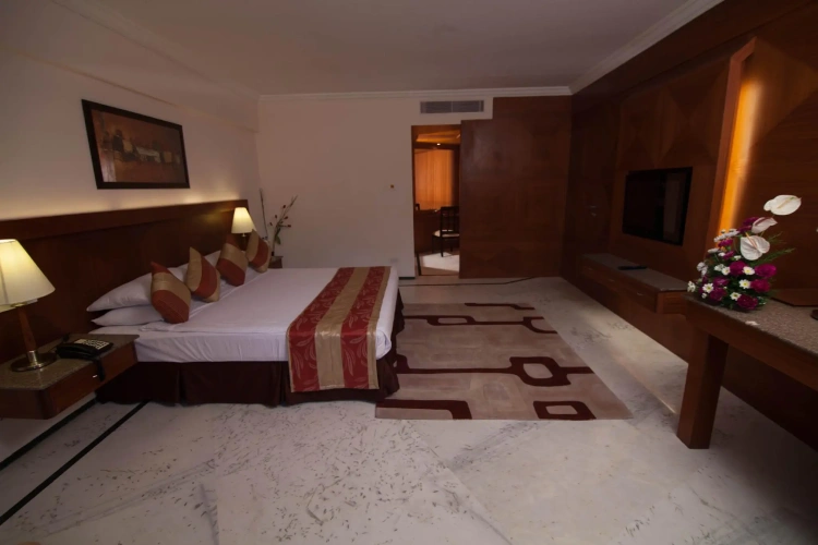 Deluxe Suite