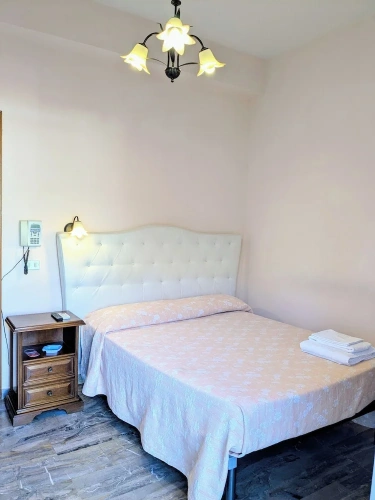 Standard Single room with balcony and with courtyard view