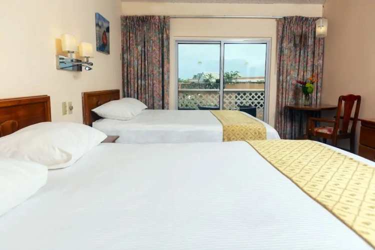 Standard Quadruple room with balcony and with ocean view