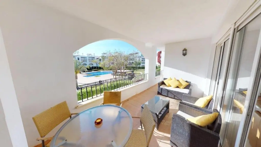 2 Bedrooms Apartment