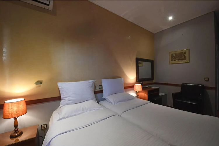 Ephira Hotel