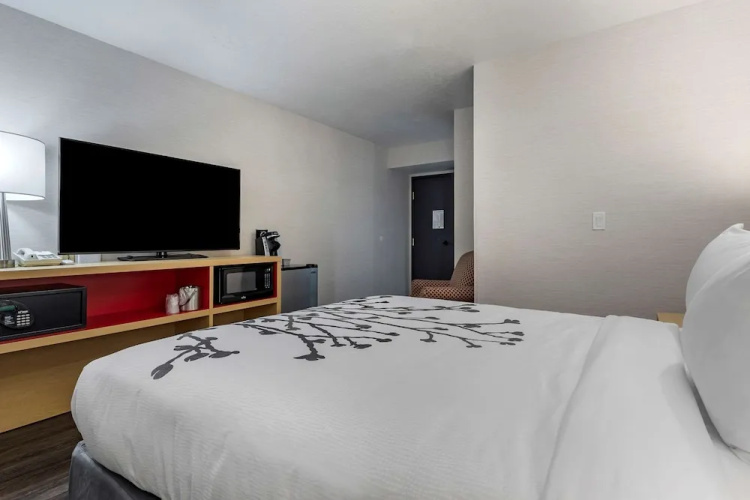 Sleep Inn & Suites
