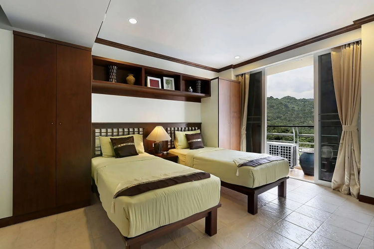 Karon View Royal Lotus