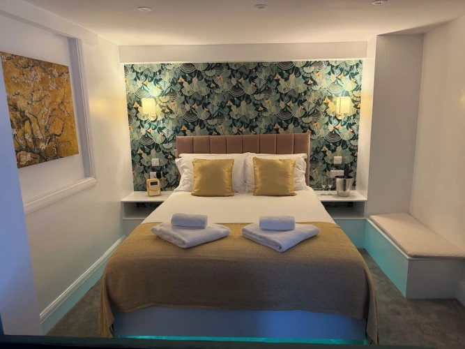 Luxury Suite