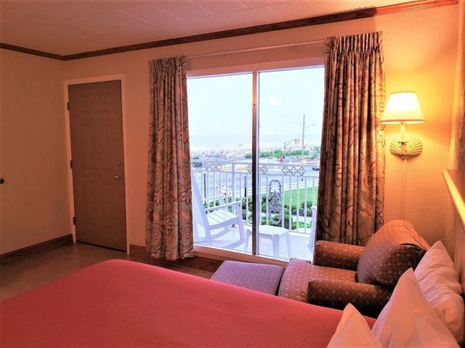 Deluxe Quadruple room with balcony and with ocean view