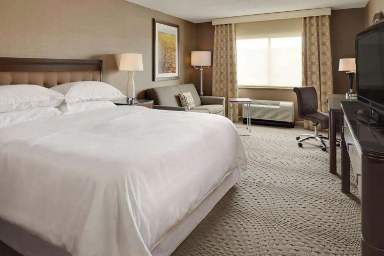 Wyndham Omaha / West Dodge