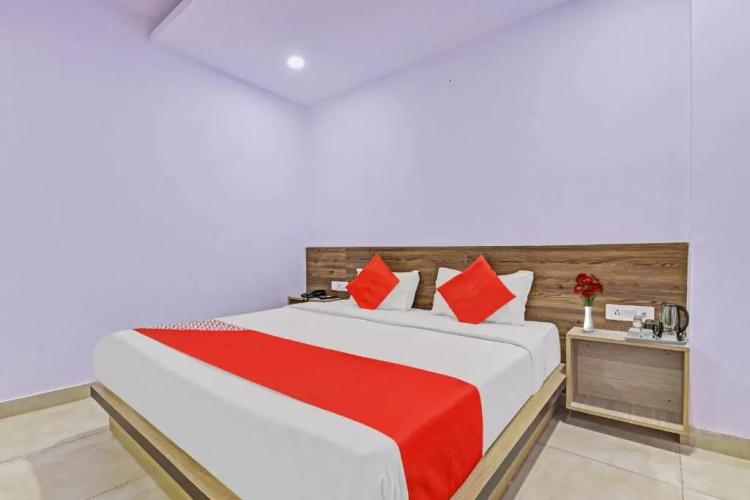 Super OYO Flagship Hotel Mickey Mouse