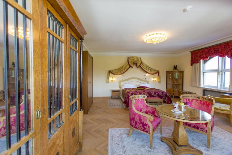 Schloss Mönchstein Hotel
