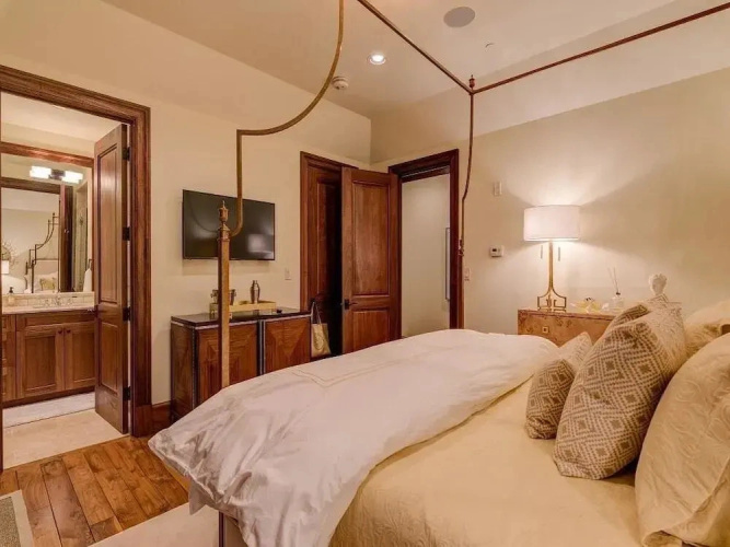 Lorian No 11 Condo