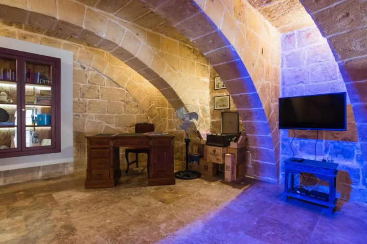 1 Bedroom Heritage Apartment