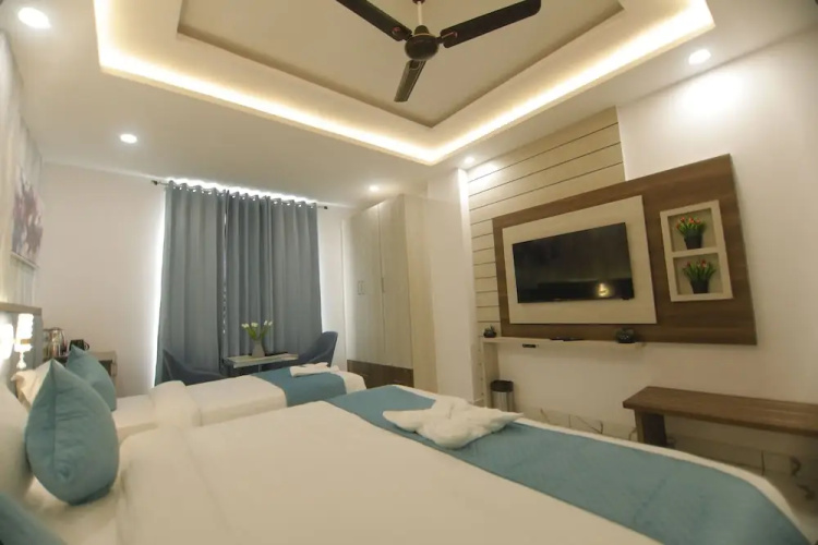 Paarth Grand