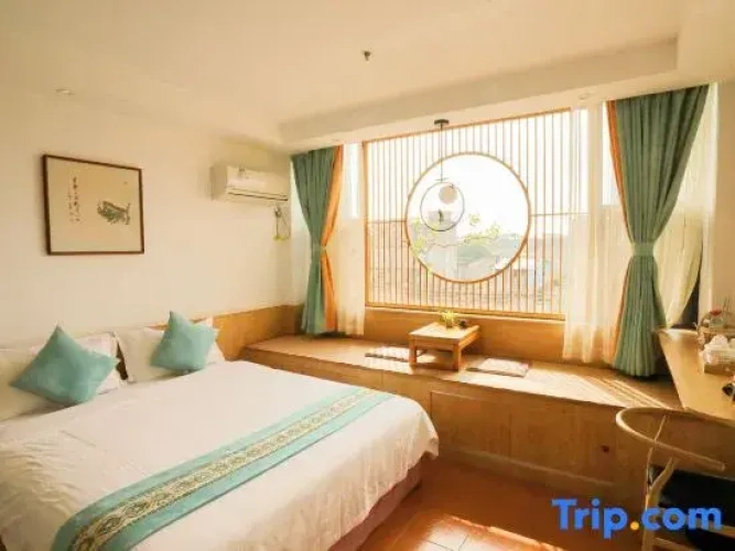 Deluxe Twin Family room