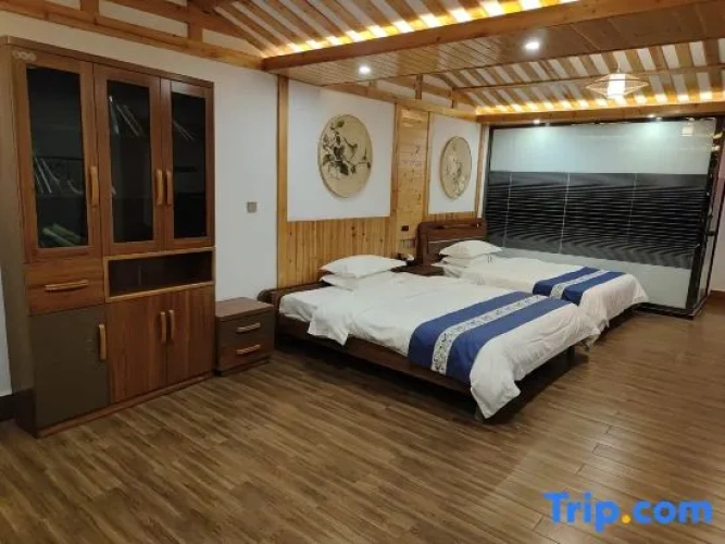 Standard Quadruple Family room