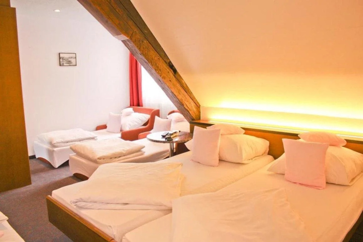 ROESLI Guest House