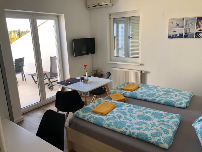 Apartment with sea view