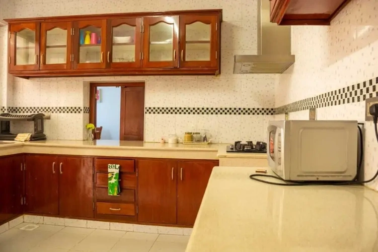 3 Bedrooms Apartment