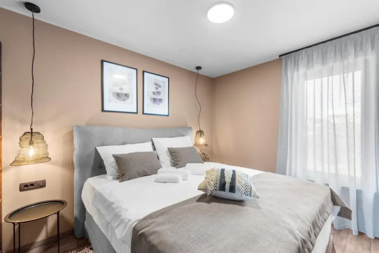 Apartment in Pula With Sea View and Bubble Bath