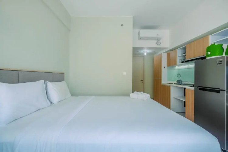 Functional and Minimalist Studio Apartment at Springlake Summarecon