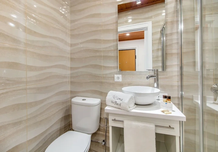 1 Bedroom Apartment