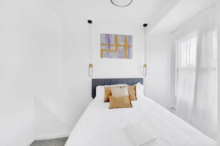 Luxury 5 BR Home Free Parking