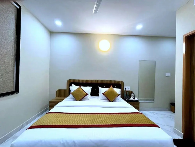 Hotel Vrinda Niddhivan- near Prem mandir