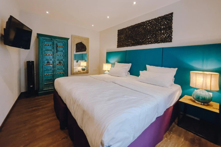 Hotel VIII
