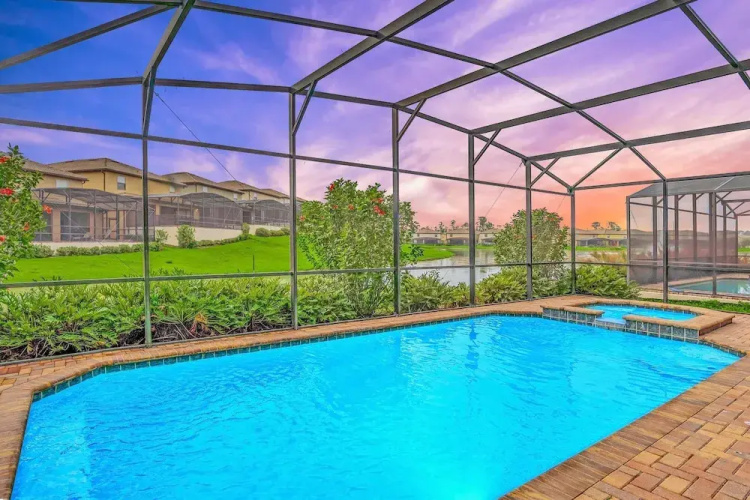 Spacious 8BR Home for Large Group - Pool Games