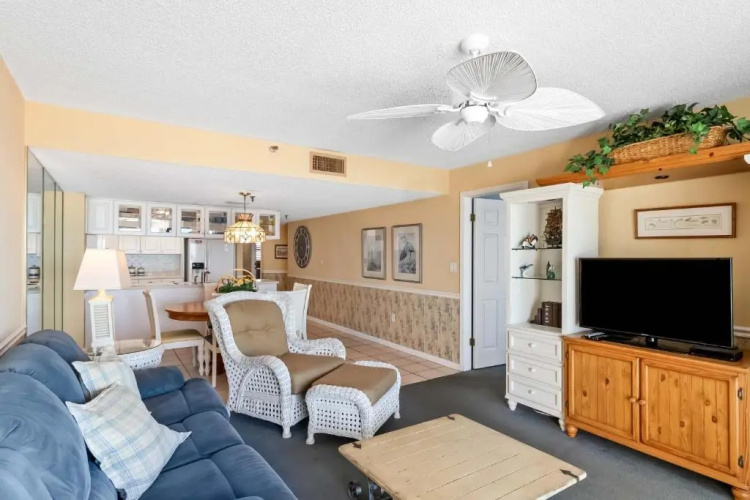 #210 Beach Place Condos