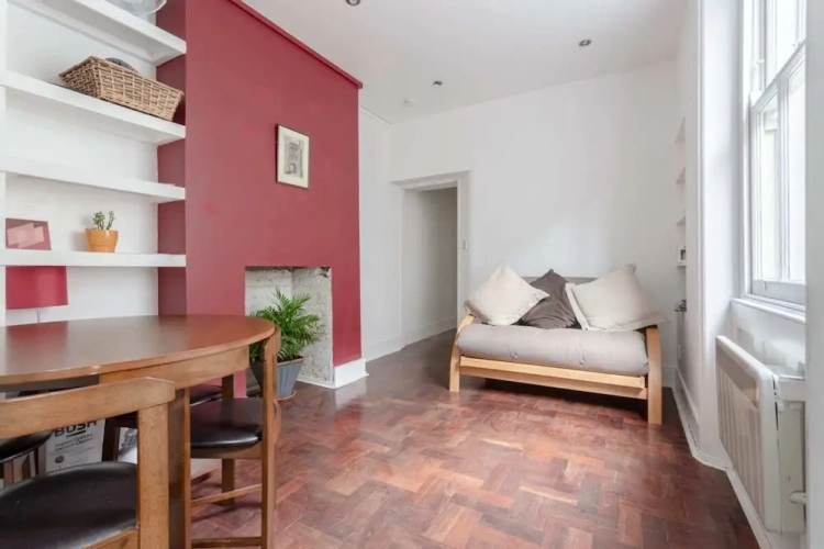 2 Bedrooms Apartment