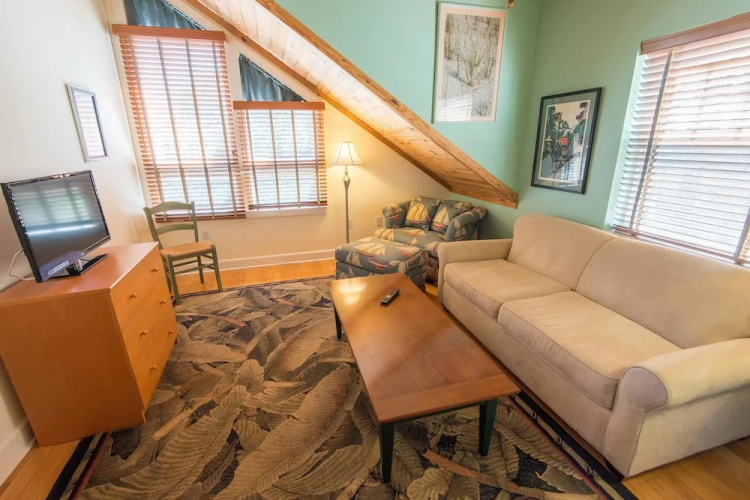 Waters Edge Cottage Apartment 3
