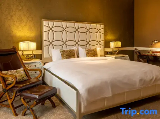 2 Bedrooms Deluxe Family Suite